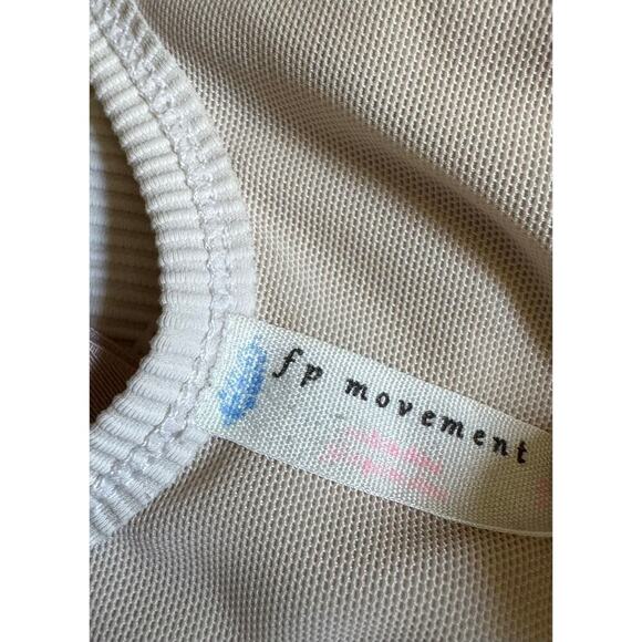 Free People M Cross back design layered pink & cream activewear - Picture 6 of 9